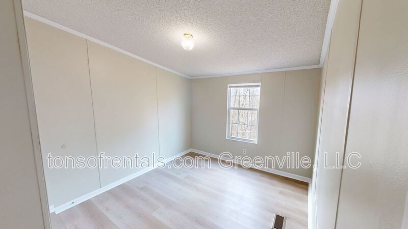 Newly renovated manufactured home in great location of Travelers Rest SC! property image