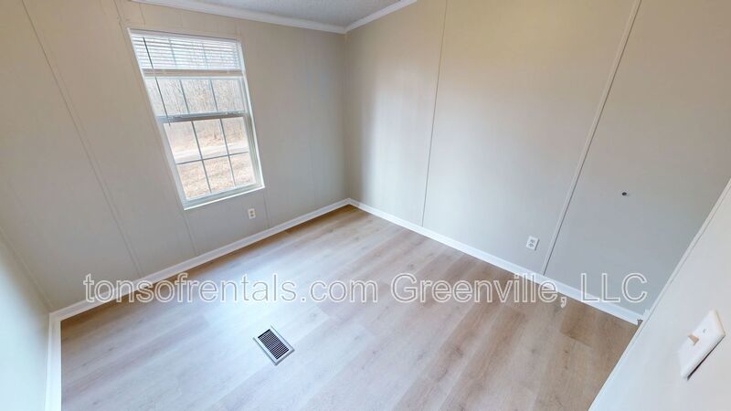 Newly renovated manufactured home in great location of Travelers Rest SC! property image