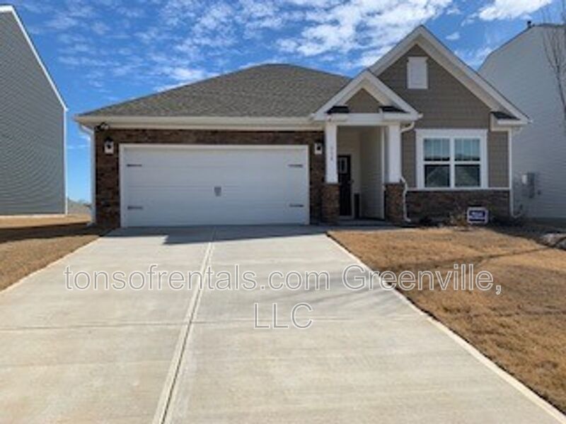 Beautiful furnished home in a great neighborhood filled with amenities! property image