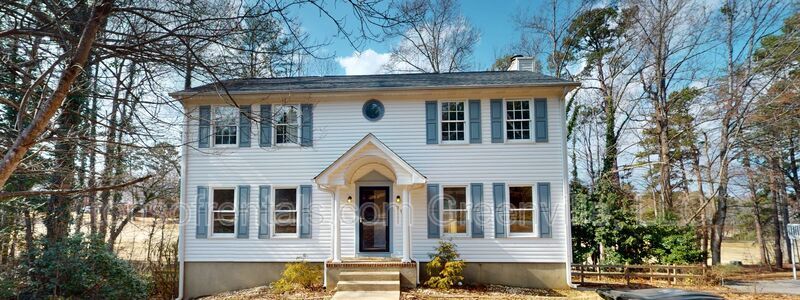 Elegant and spacious home in great area of Taylors SC! property image