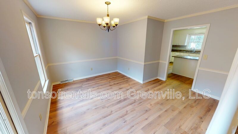 Elegant and spacious home in great area of Taylors SC! property image