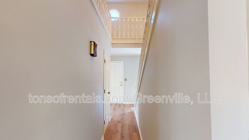 Elegant and spacious home in great area of Taylors SC! property image