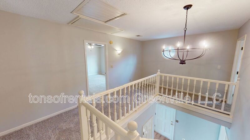 Elegant and spacious home in great area of Taylors SC! property image