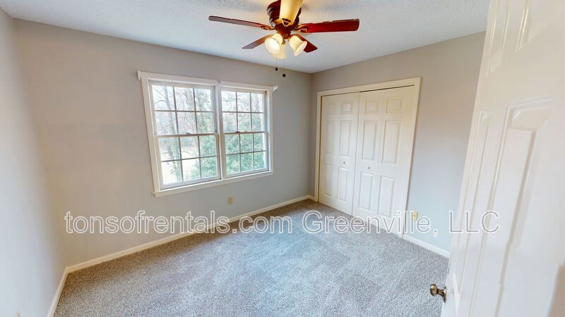 Elegant and spacious home in great area of Taylors SC! property image