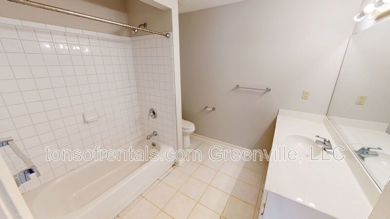 Elegant and spacious home in great area of Taylors SC! property image