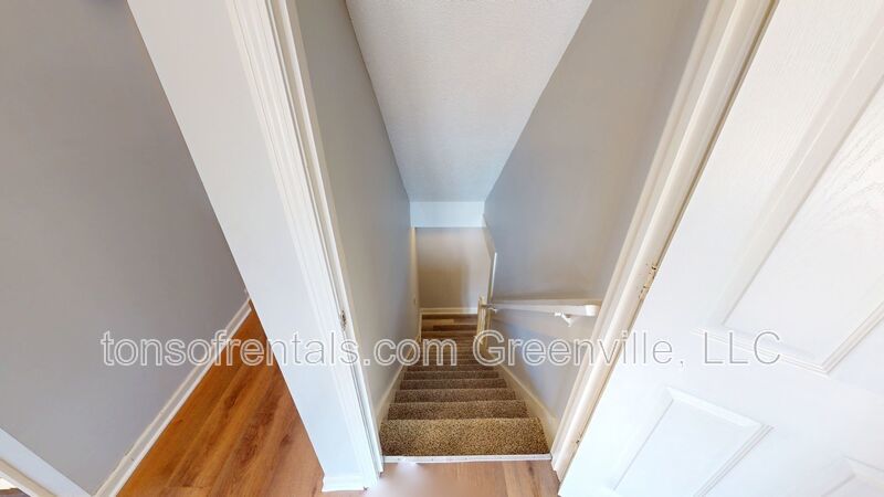 Elegant and spacious home in great area of Taylors SC! property image