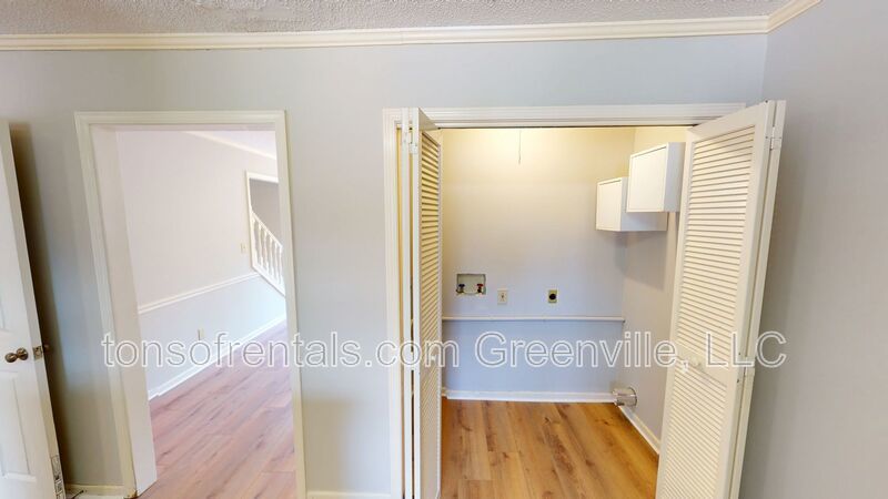 Elegant and spacious home in great area of Taylors SC! property image