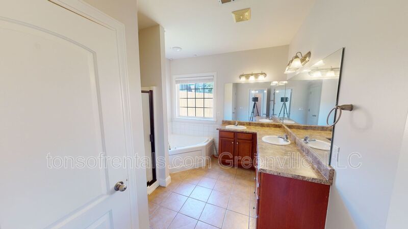 Absolutely Stunning and Spacious! property image