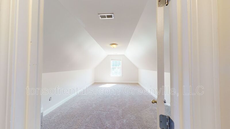 Absolutely Stunning and Spacious! property image