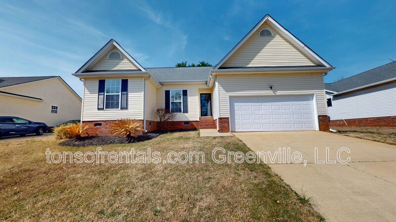 Renovated 3 bedroom, 2 bath home in Simpsonville property image