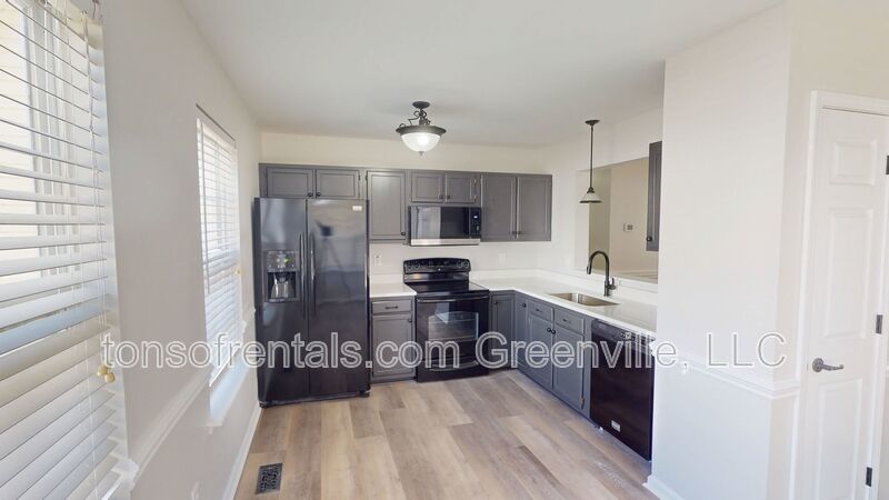 Renovated 3 bedroom, 2 bath home in Simpsonville property image