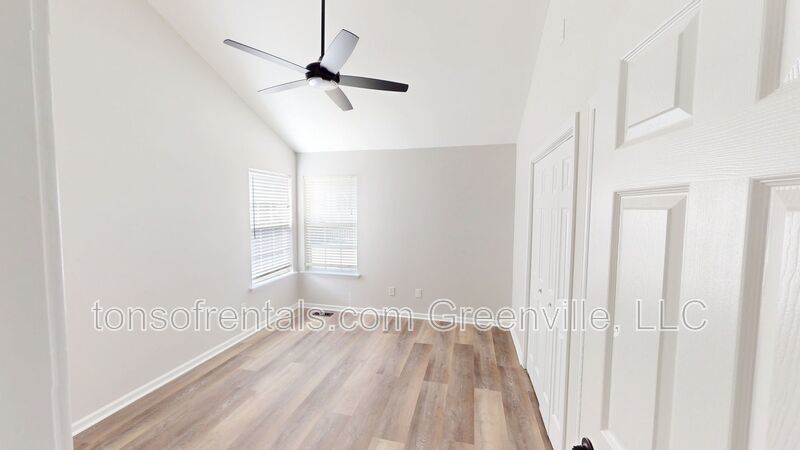 Renovated 3 bedroom, 2 bath home in Simpsonville property image