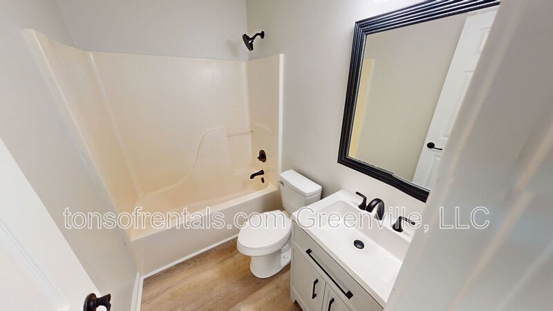 Renovated 3 bedroom, 2 bath home in Simpsonville property image