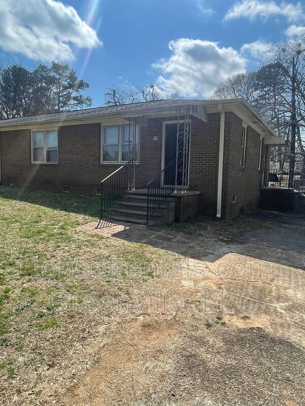 Spacious and renovated home in great location of Spartanburg SC! property image