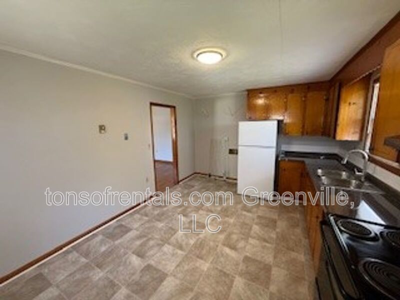 Spacious and renovated home in great location of Spartanburg SC! property image