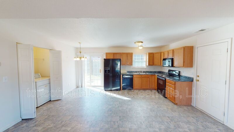 3 bedroom, 2 bath home in Greer! property image