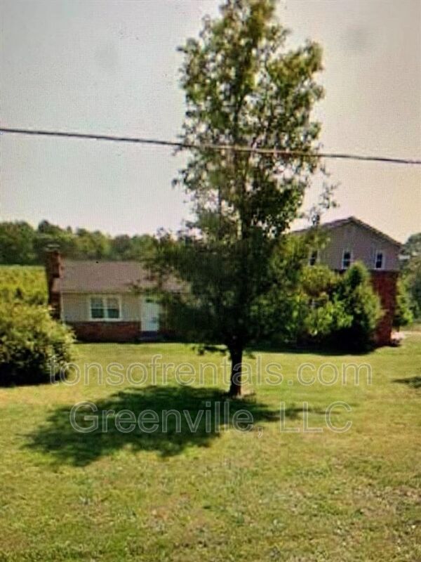 Cute 1 bedroom 1 bath in triplex of Wellford SC! property image