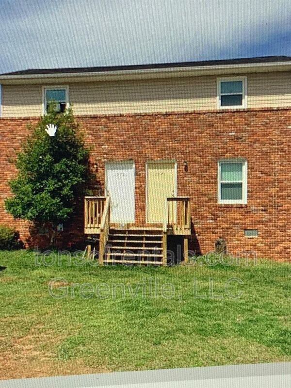 Cute 1 bedroom 1 bath in triplex of Wellford SC! property image
