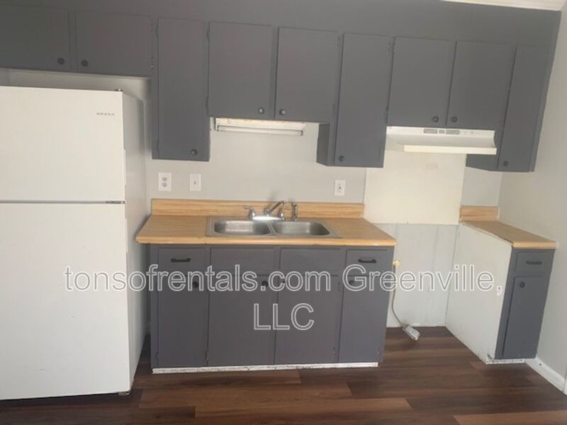 2 bedroom duplex in Greenville property image