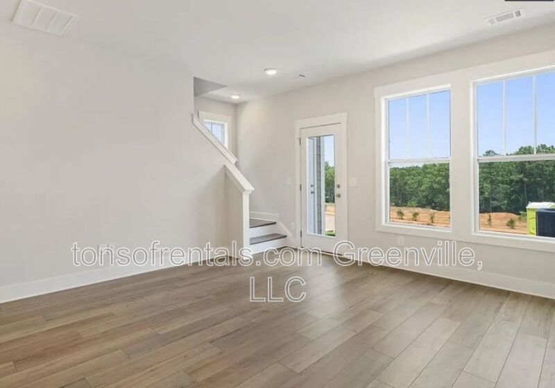 Beautiful 4 bedroom, 4.5 bath townhome in Drayton Mills property image