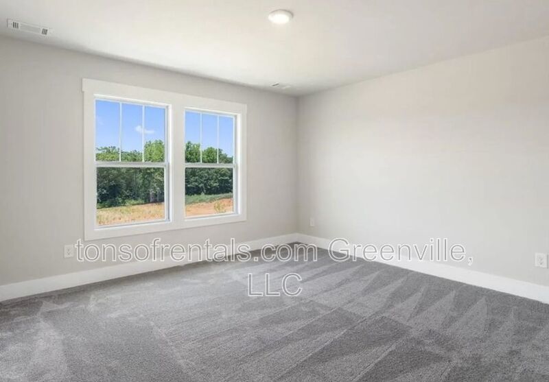 Beautiful 4 bedroom, 4.5 bath townhome in Drayton Mills property image