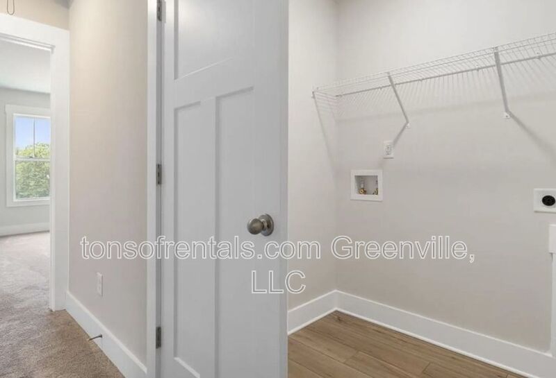 Beautiful 4 bedroom, 4.5 bath townhome in Drayton Mills property image