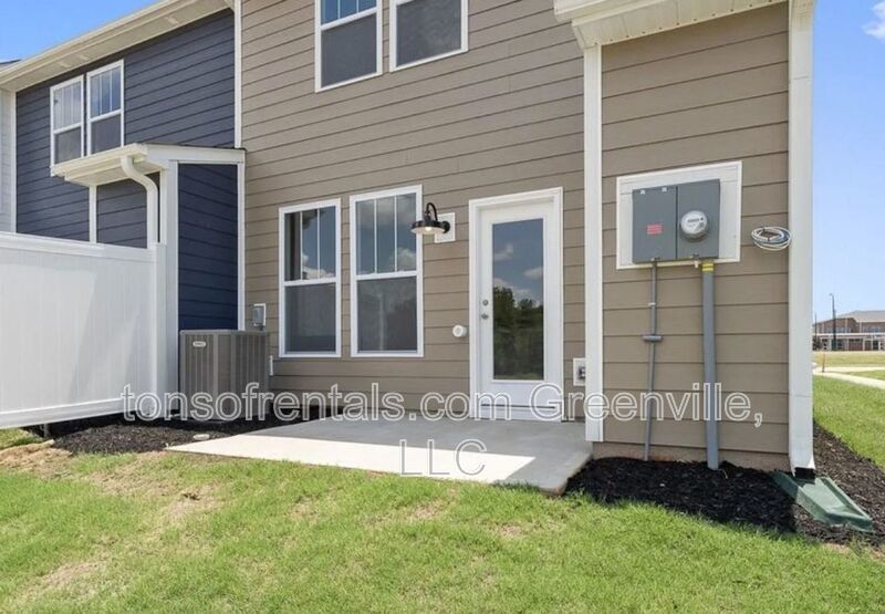 Beautiful 4 bedroom, 4.5 bath townhome in Drayton Mills property image