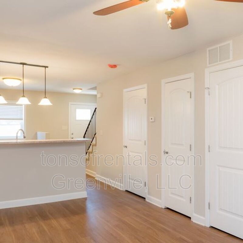 Beautiful townhome in Greer SC! property image