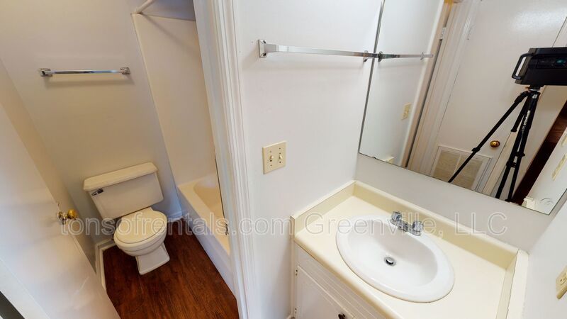 Nice 1 bedroom, 1 bath unit! property image