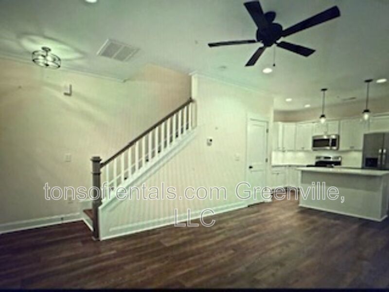 Beautiful home one side of a duplex in excellent location of Greenville SC! property image