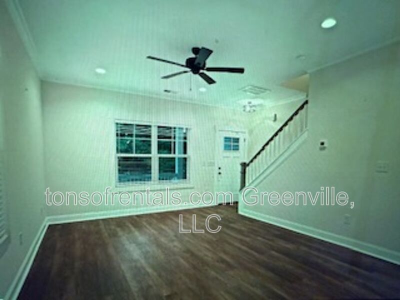 Beautiful home one side of a duplex in excellent location of Greenville SC! property image