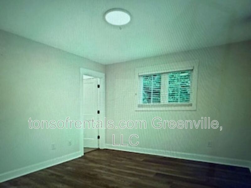 Beautiful home one side of a duplex in excellent location of Greenville SC! property image