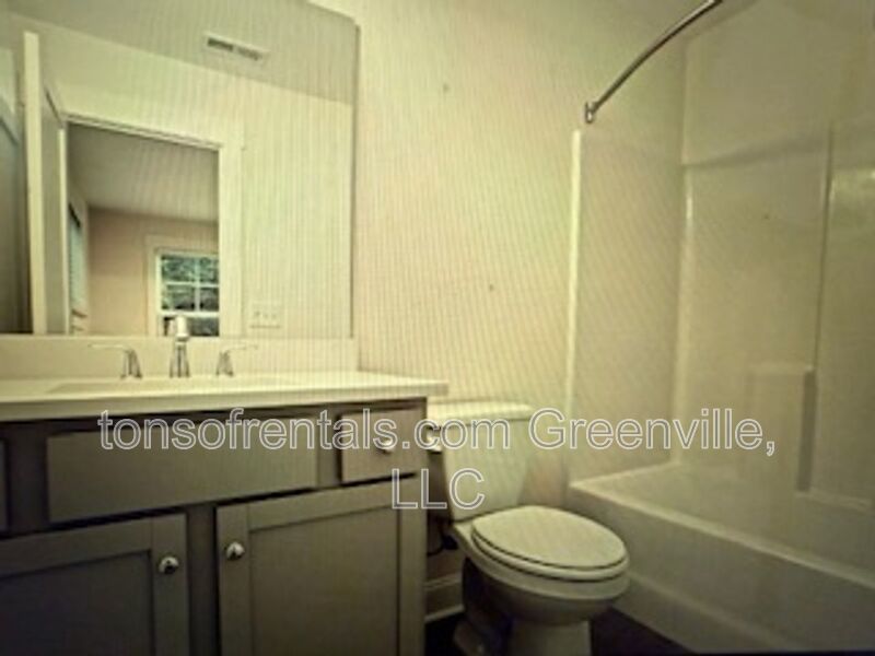 Beautiful home one side of a duplex in excellent location of Greenville SC! property image