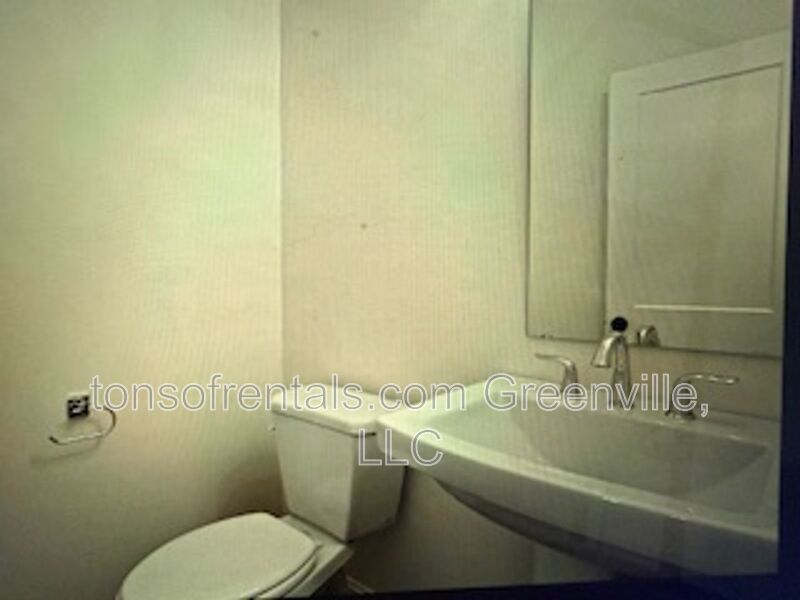 Beautiful home one side of a duplex in excellent location of Greenville SC! property image