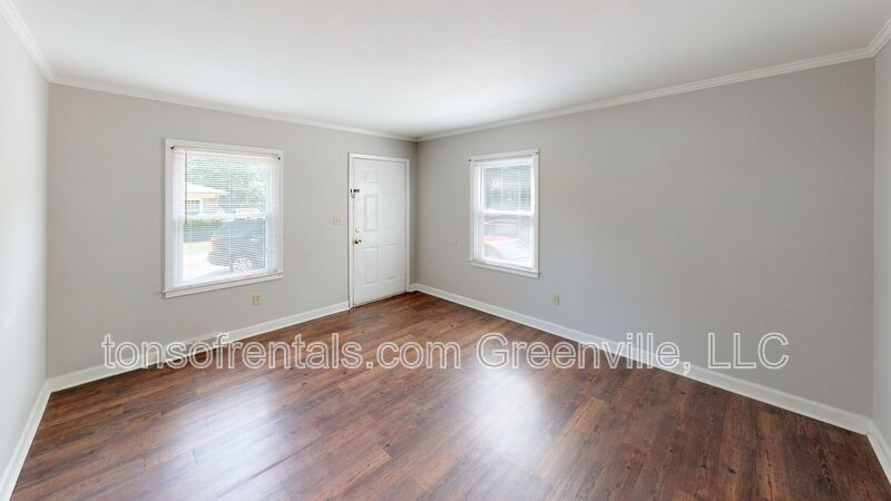 2 bedroom 1 bath duplex in Greenville property image