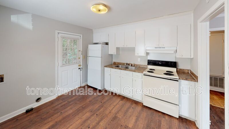 2 bedroom 1 bath duplex in Greenville property image