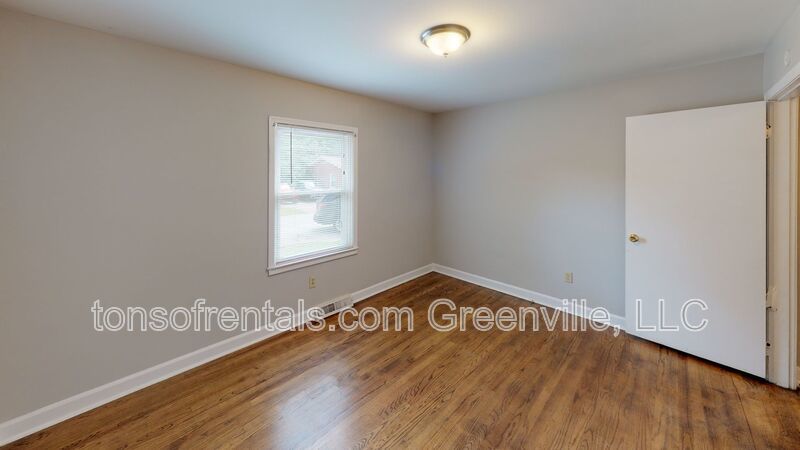 2 bedroom 1 bath duplex in Greenville property image