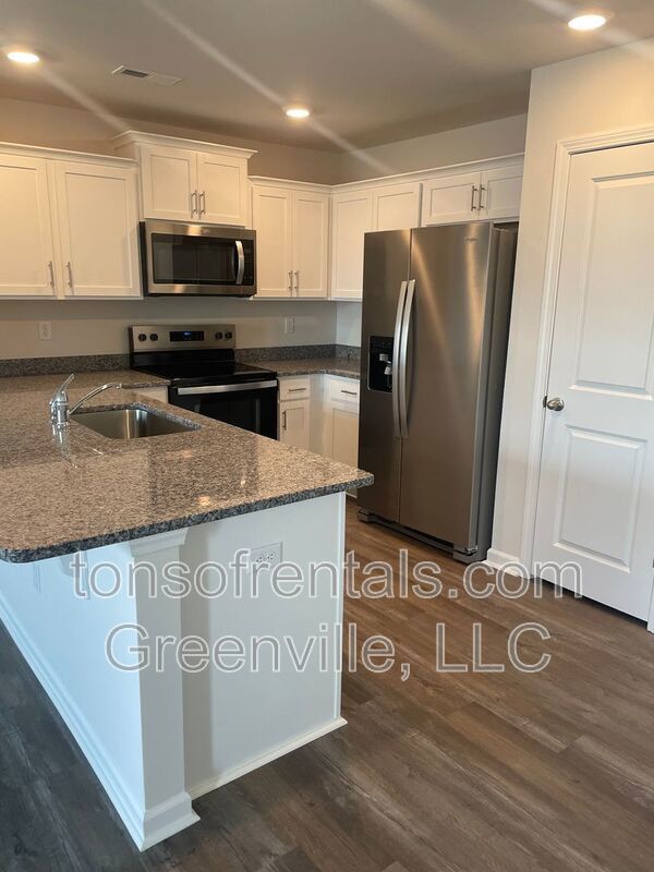 Brand new 3 bedroom in Greer! property image