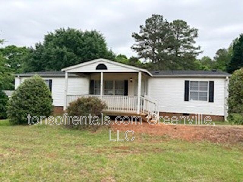 Super spacious home in a great location of Fountain Inn SC! property image