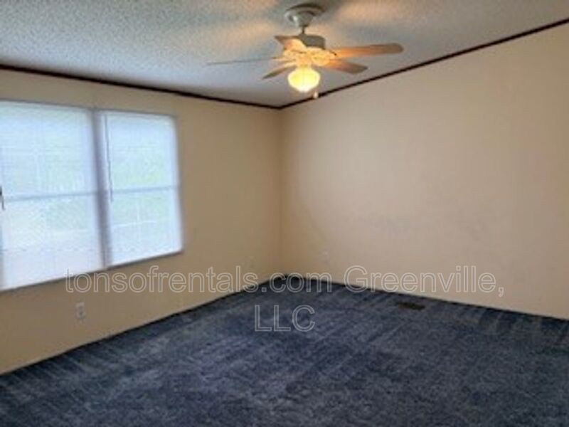 Super spacious home in a great location of Fountain Inn SC! property image