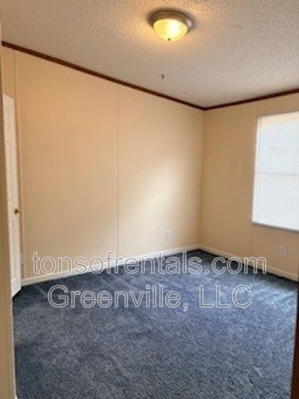 Super spacious home in a great location of Fountain Inn SC! property image