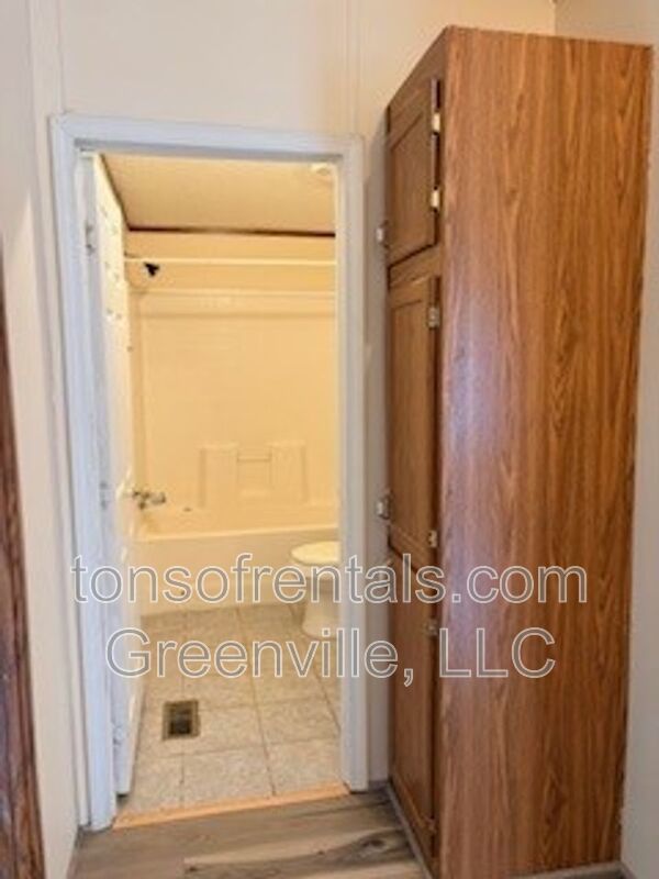 Super spacious home in a great location of Fountain Inn SC! property image