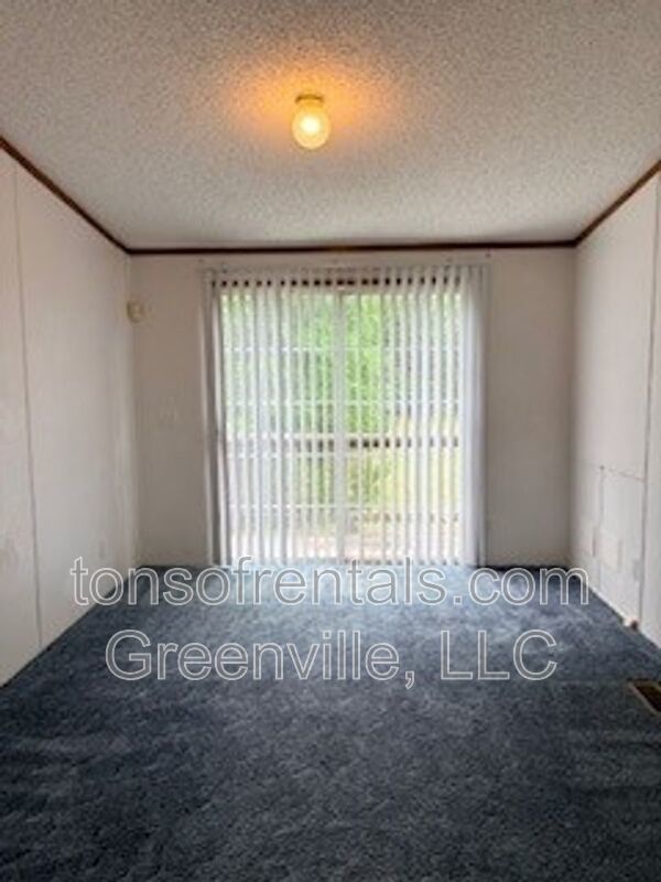 Super spacious home in a great location of Fountain Inn SC! property image