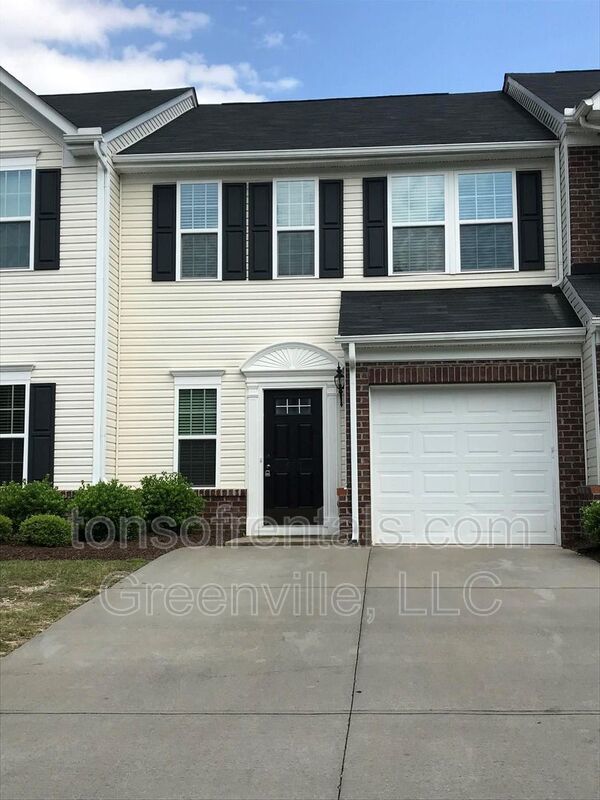 Beautiful well taken care of home in excellent location! property image