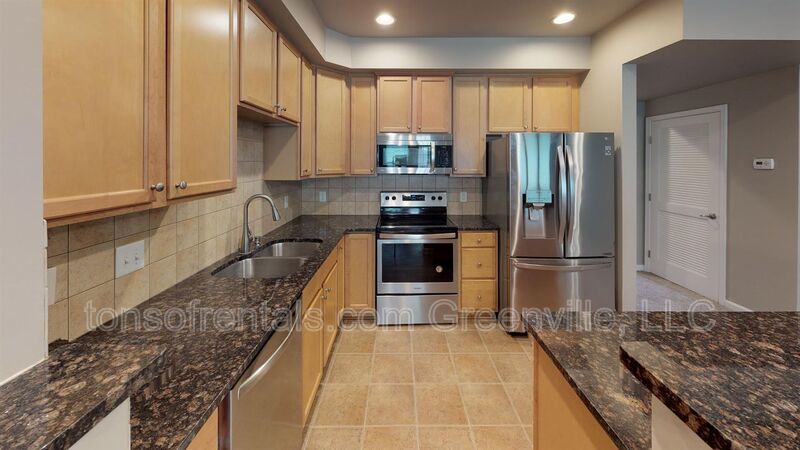 Beautiful well taken care of home in excellent location! property image