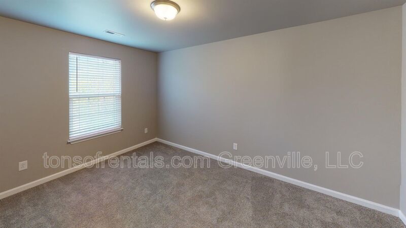 Beautiful well taken care of home in excellent location! property image