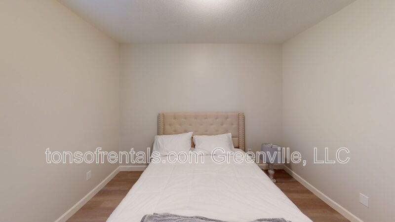 Elegant and spacious home in great area of Moore SC! property image