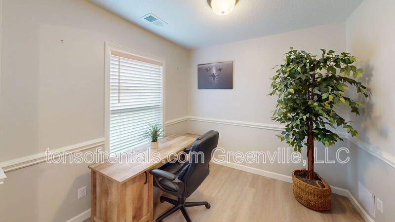 Elegant and spacious home in great area of Moore SC! property image