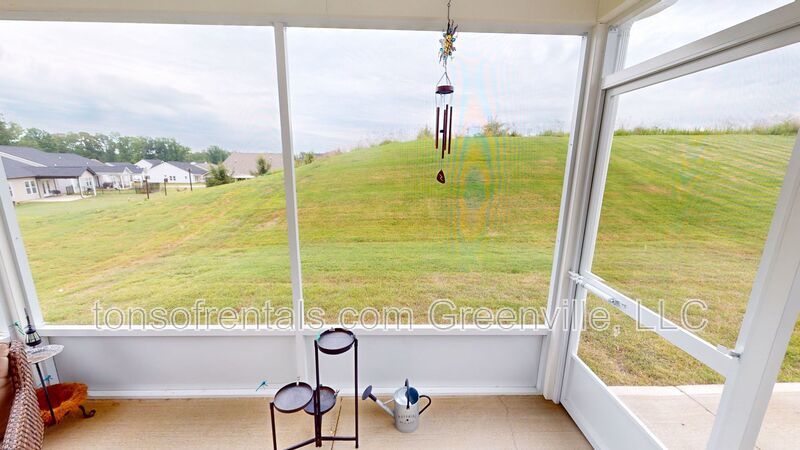 Elegant and spacious home in great area of Moore SC! property image