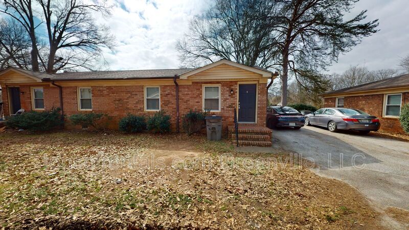 2 bedroom duplex off Poinsett Hwy! property image
